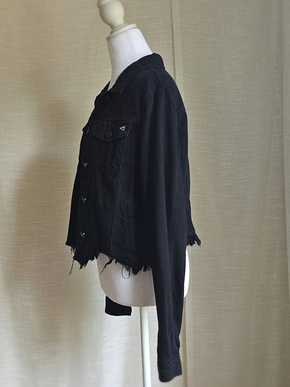 HIDDEN JEANS Black Raw Hem Cropped Denim Jacket Size S Frayed Edge Stretch - Picture 4 of 14